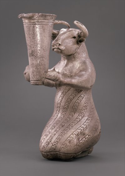 Kneeling bull holding a spouted vessel, c.3000 BC (silver) av Proto Elamite Proto Elamite