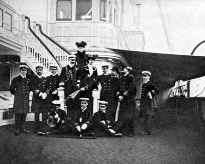 Gruppeportrett om bord på kongeyachten Victoria og Albert, København, 1908. av Queen Alexandra