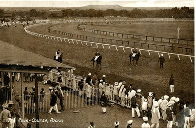 Race-Course, Poona, ca. 1900-30 (sepia-bilde) av Raphael Tuck and Sons