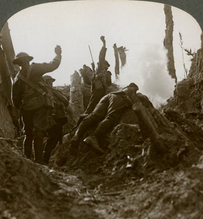 Nordlandstropper bomber en tysk maskingeværstilling, Polygon Wood, 1900-tallet av Realistic Travels Publishers