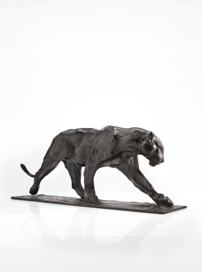 Panther walking, bakre ben hevet, ca. 1904 (patinert bronse) av Rembrandt Bugatti