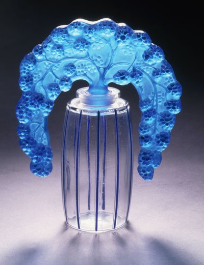 Bouchons Mures nr. 495, ca. 1920 (klart og blåemaljert glass) av Rene Jules Lalique