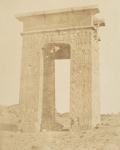 Porten til Ptolemaios Philomeder, B.C. 180, Karnac, ca. 1856. av Robert Murray.