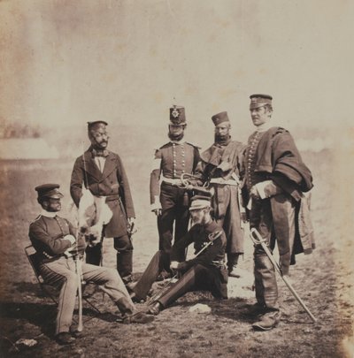 Brigadegeneral Charles Thomas Van Straubenzee (1812–92) og Officers of the Buffs, fra et album med 52 fotografier assosiert med Krim-krigen, 1855 av Roger Fenton