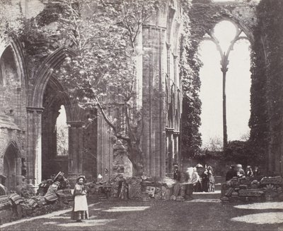 Interiør: Tintern Abbey av Roger Fenton