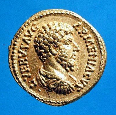 Aureus (forside) med bysten av Lucius Verus (AD 161-AD 169) drapert og cuirassed. (gull) Innskrift: L VERVS AVG ARMENIACVS av Roman