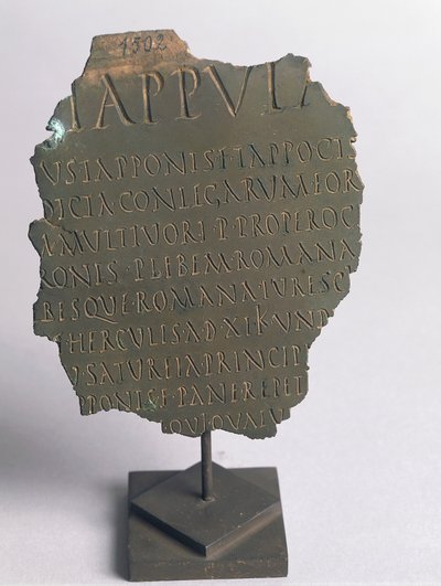 Lex Tappula, et fragment av satirisk lov tegnet av en sosial krets fra Vercelli, parodi skrevet i samme form som romerske folkeavstemningslover, som utgjør en del av leges conviviales som ble overlevert av Festo, bronse, romersk sivilisasjon av Roman