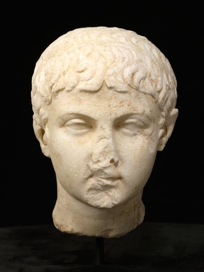 Lucius Caesar, sent på 1. århundre (marmor) av Roman