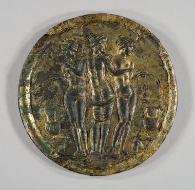 Speil med representasjon av de tre nåder, 2. århundre (sølv, forgylt bronse) av Roman