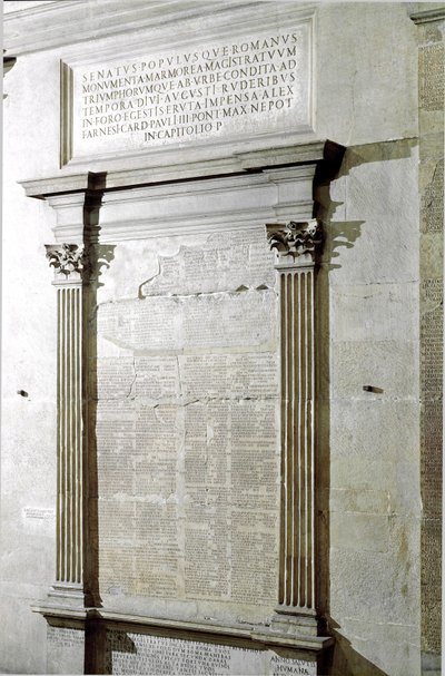 Plakett av triumf- og konsulære faster. Periode av keiser Augustus. 27 f.Kr.-14 e.Kr. Roma, Musei Capitolini - Registreringsskilt for den konsulære og triumferende Fasti-perioden til romersk keiser Augustus (27 f.Kr.-14 e.Kr.). Musei Capitolini, Roma, Ital av Roman