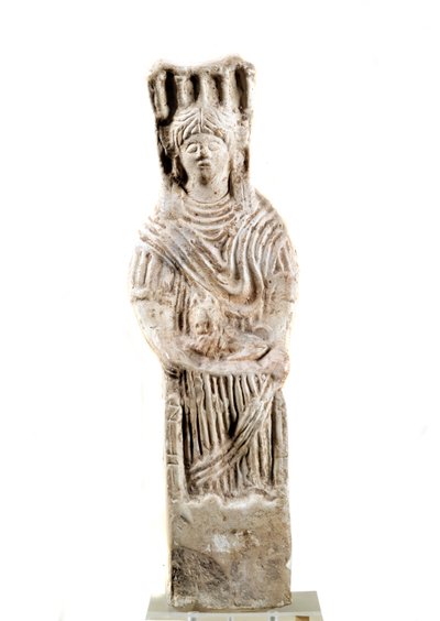 Representasjon av den guddommelige Cybele som sitter på en trone. Rundt det 3. århundre f.Kr. Saint Germain, Antikvitetsmuseet av Roman