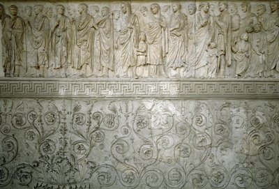 Romersk kunst: "" Imperial cortege of Emperor Augustus""" Lavt nordrelieff i marmor av Ara Pacis Augustae bygget av den romerske keiseren Augustae mellom 13 og 9 f.Kr. på Champ de Mars (Campo de Marte) i Roma for å minnes freden etter krigene i av Roman