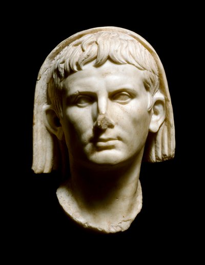 Romersk kunst: "hodet for keiser Augustus (Caius Julius Caesar Octavianus Augustus)"" Marmorskulptur - Merida, Museo Nacional de Arte Romano - Overhode for romersk keiser Augustus (Caius Julius Caesar Octavianus Augustus) (63 f.Kr.-14 e.Kr.) - Marmor skulp av Roman