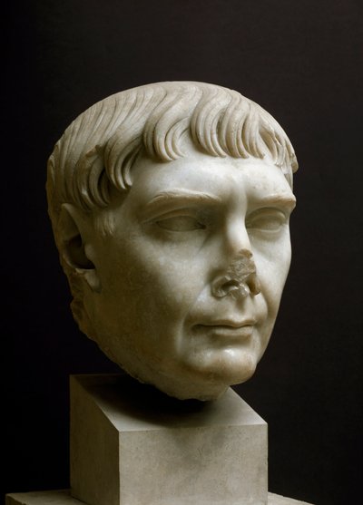 Romersk kunst: "" marmorhode til keiser Trajan (Marcus Ulpius Traianus) (53-117 e.Kr.)"" museum i Ostia, Italia - Portrett av keiser Trajanus (Marcus Ulpius Traianus) (53-117 e.Kr.) - Romersk marmorskulptur, Keisertid, 2. århundre e.Kr. - Arkeologisk museu av Roman