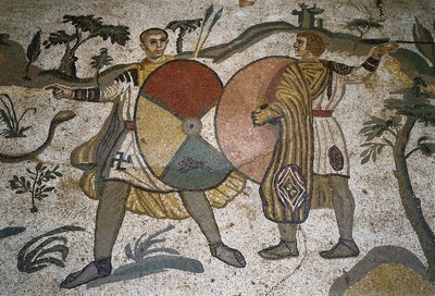 Romersk kunst: detalj av mosaikken "" Den store jaktdelen"" Jegere våpen av store skjold. 315-350 e.Kr. Piazza Armerina, Villa Romana del Casale av Roman