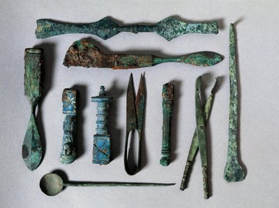 Romersk kunst: sett med kirurgiske instrumenter fra House of the Surgeon i Pompei. 1. århundre f.Kr. Napoli, Museo Archeologico Nazionale av Roman