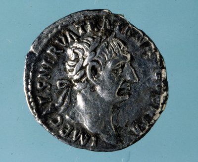 Sølvmynt med avbildet av den romerske keiseren Nerva (26 - 98). av Roman