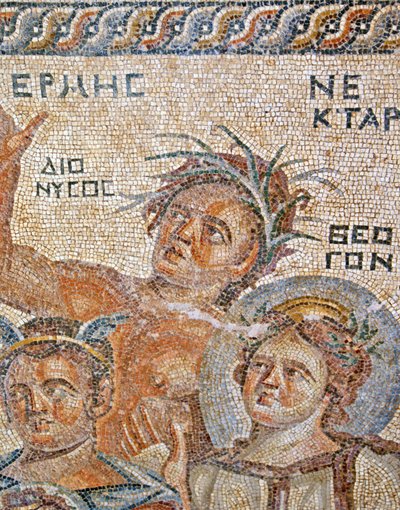 Presentasjonen av babyen Dionysos av Hermes. Detalj av Hermes, Nektar og Theogen, House of Aion, Paphos, Kypros mosaikk av Roman