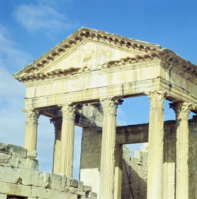 Utsikt over Capitolium, frontfasade, 166-167 AD (se også 92114) av Roman