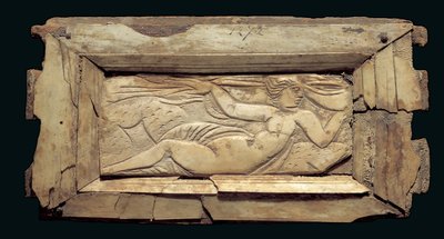 Innrammet plakett med en kvinneskikkelse, fra Egypt, sent på 3. til tidlig på 4. århundre e.Kr. (bein) av Roman Period Egyptian