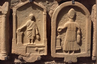 Stelae som viser menneskelige figurer av Roman Republican Period