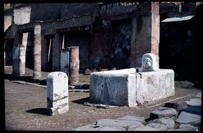 Fontene på Decumanus maximus, 5. århundre f.Kr.-1. århundre e.Kr av Roman Roman