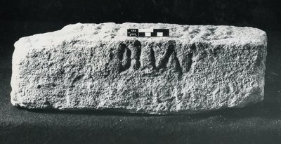 Påskrevet århundrestein (stein) av Roman Roman