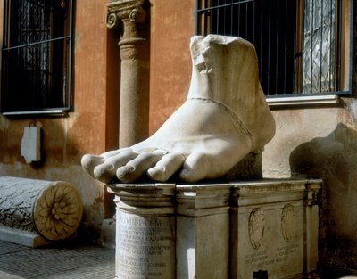 Venstre fot, fra Colossus of Constantine (marmor) av Roman Roman