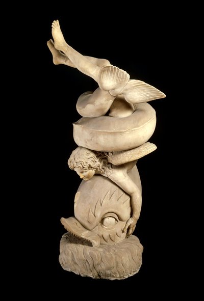 Romersk kunst: "" Eros på en delfin "" Skulptur etter en gresk original. Napoli, Nasjonalt arkeologisk museum av Roman Roman