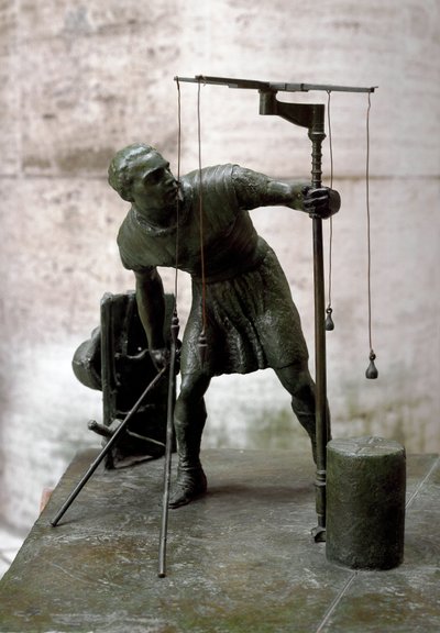 Romersk kunst: "" gromatikeren"" En landmåler (agrimeners) måler landet ved hjelp av en groma (gruma). Bronseskulptur. Roma, museum for romersk sivilisasjon av Roman Roman