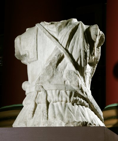 Skulptert overkropp av en kavalerist (marmor) (se også 371179) av Roman Roman