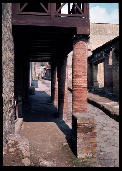 Gate, 5. århundre f.Kr.-1. århundre e.Kr av Roman Roman
