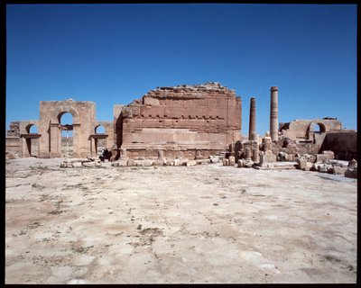 Utsikt over romersk tempel av Roman Roman