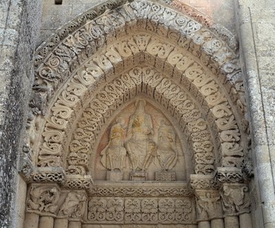Kristus i herlighet mellom den hellige Paulus og den hellige Peter, falsk portal (skulptur av Romanesque