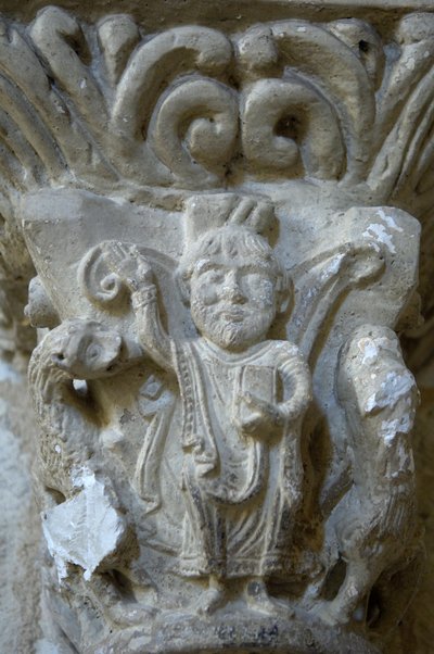 Romansk kunst: detalj av en hovedstad i kirken Saint Blaise, Lacommande (Atlantiske Pyreneene) av Romanesque