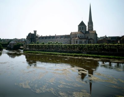 Romansk kunst: utsikt over klosteret Saint-Savin-sur-Gartempe (Saint Savin sur Gartempe), grunnlagt på 1000-tallet. Saint Savin, Wien av Romanesque