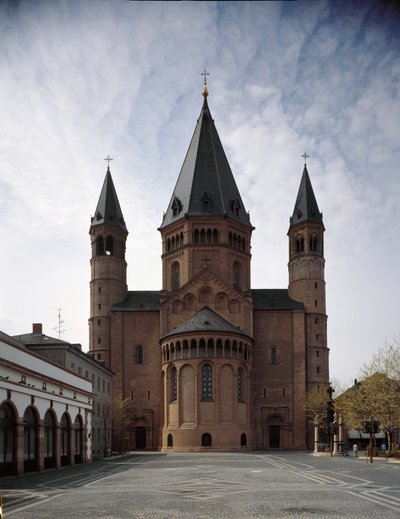 Romansk kunst: utsikt over katedralen Saint Martin, bygget mellom det 10. og 12. århundre. Mainz, Tyskland av Romanesque