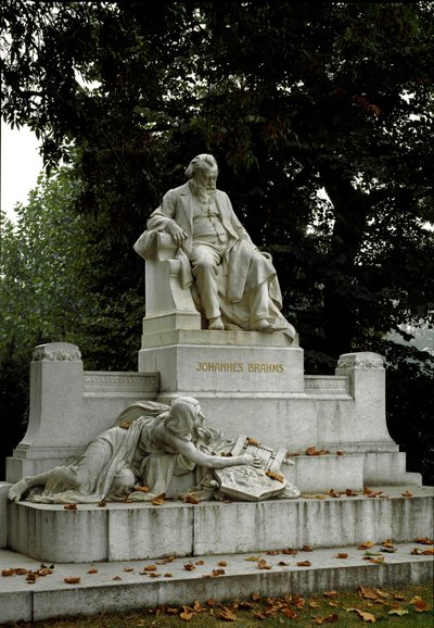 Monument til hyllest til den tyske komponisten Johannes Brahms (1833-1897) regissert av Rudolf von Weyr (1847-1914). Ressel Park, Wien Østerrike av Rudolf von Weyr