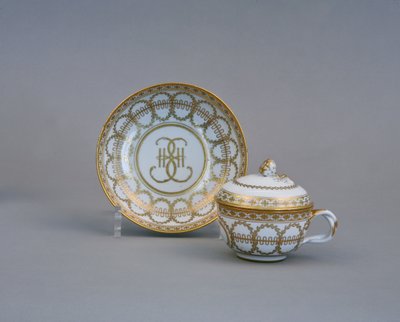 Kopp og tallerken med monogrammet til Catherine II Imperial Porselensfabrikk, 1770-1780-tallet av Russian Master