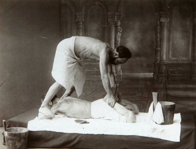 Det orientalske badet. Massasje. Albumin-foto av Dmitri Ivanovich Yermakov (1845-1916) av Russian Photographer