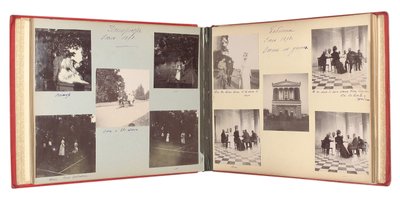 Den russiske keiserfamilien, side fra et album med fotografier, ca. 1897-99 (s/hvitt-foto) (se også 487673-80) av Russian Photographer