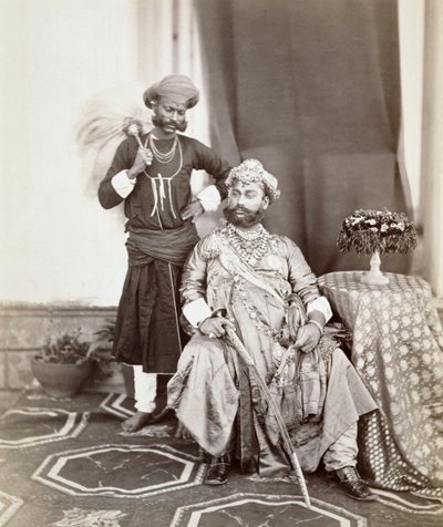 Hans Høyhet Maharaja Tukoji Rao (1844-86) II av Indore og ledsager, 1877 (albumtrykk) av S. and Shepherd, C. Bourne