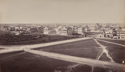 Calcutta. Oversiktsbilde. Regjeringsbygningen i forgrunnen av Samuel Bourne
