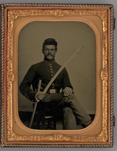 Uten tittel portrett av en sittende soldat med sabel, 1862. av Samuel J. Miller
