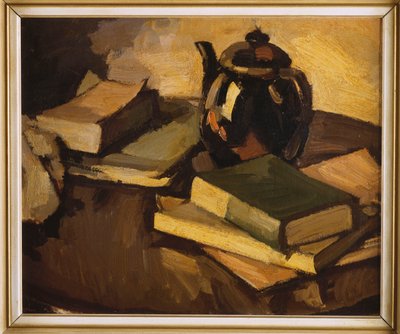 Et stilleben med en tekanne og bøker på et bord, ca. 1926 av Samuel John Peploe