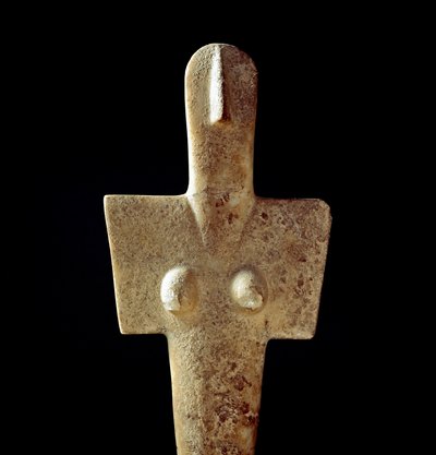 Nuragisk kultur (nuraghi) sardinsk: kalksteinsstatuett av morgudinnen, idol av kykladisk type, fra Senorbi (Trexenta-regionen) som stammer fra den prenuragiske perioden (20. århundre f.Kr.) eneolitisk. Dim. 42 cm Cagliari, Museo Nazionale Archeologico, Sar av Sardinia Nuragic Civilization