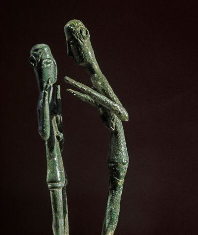 Nuragisk kultur (nuraghi) sardinsk: skulpturert gruppe bronsebrytere. 8.-7. århundre f.Kr. Cagliari, Nasjonalt arkeologisk museum, Sardinia, Italia av Sardinia Nuragic Civilization