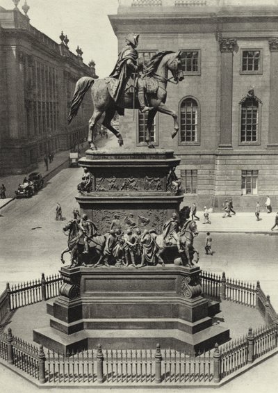 Berlin: Monument til Fredrik den store; Monument til Fredrik den store (s/hvitt bilde) av Sasha Stone