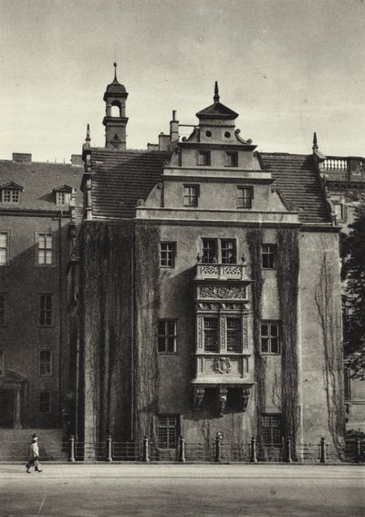 Berlin: Castle Pharmacy (s/hvitt bilde) av Sasha Stone
