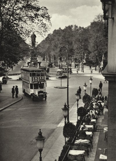 Berlin: Tiergarten; Kemper Square (s/hvitt bilde) av Sasha Stone